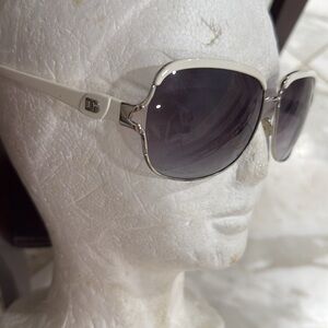 DG vintage sunglasses 🕶️ white frame